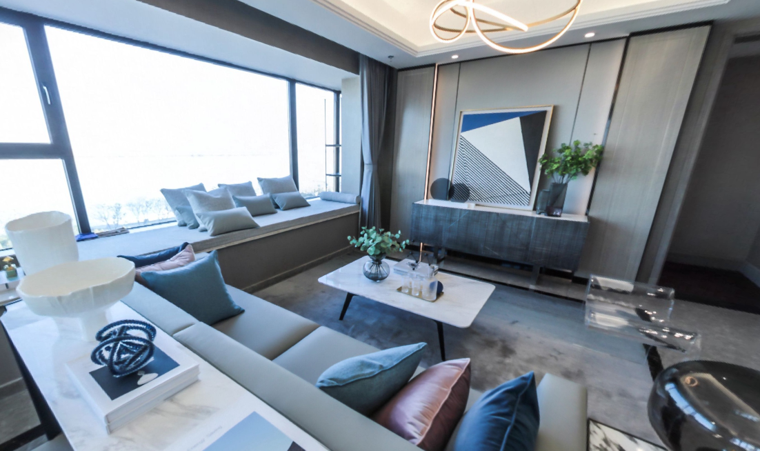 富力·长江府在售价格为:18000元/平方米